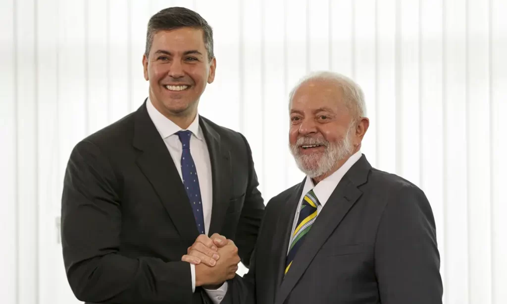 Imagem Ilustrando a Notícia: Lula se reúne com presidente do Paraguai e discute energia de Itaipu