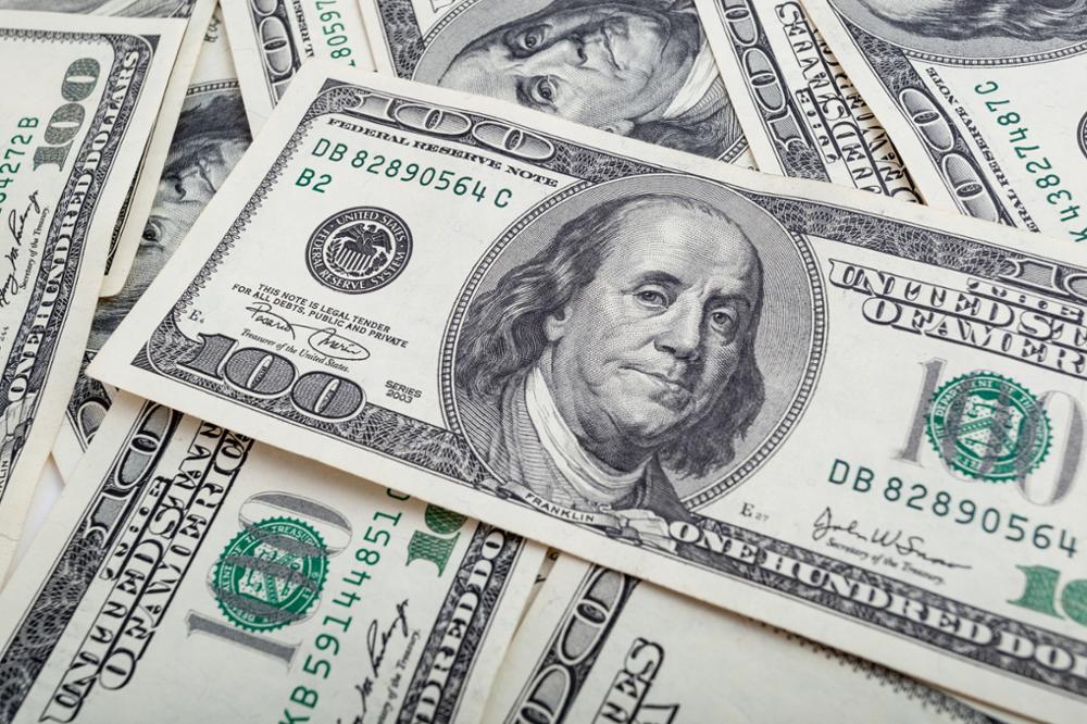 Imagem Ilustrando a Notícia: Dólar sobe para R$ 4,91 no primeiro dia útil do ano