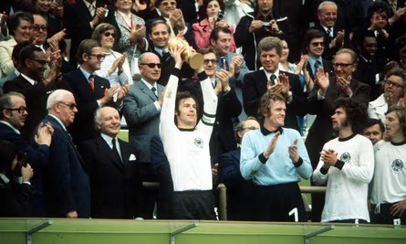 Franz Beckenbauer, das Idol der deutschen Nationalmannschaft, ist gestorben