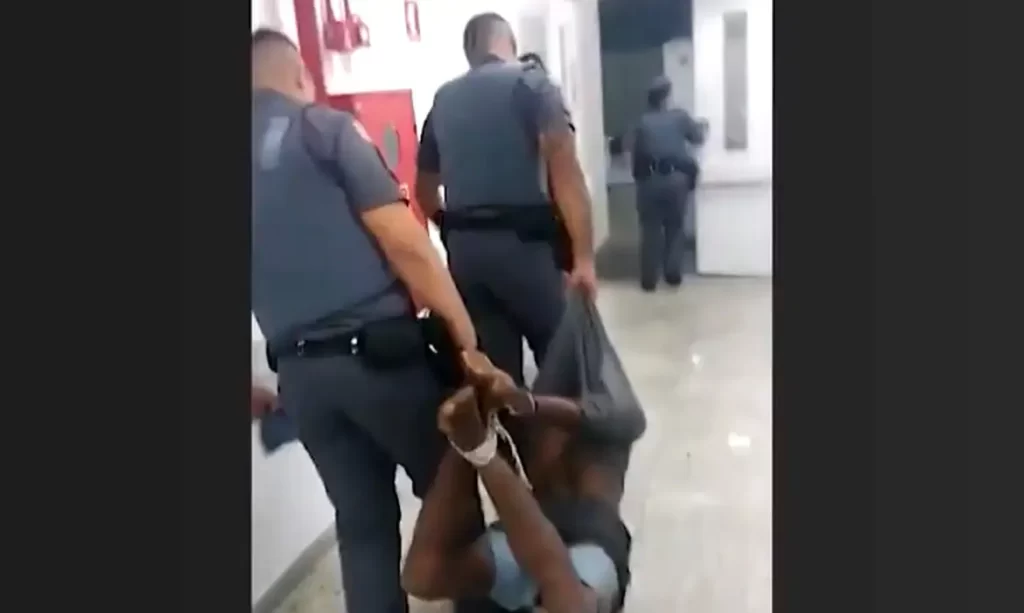 Imagem Ilustrando a Notícia: Rapaz amarrado com cordas por policiais pede indenização por tortura