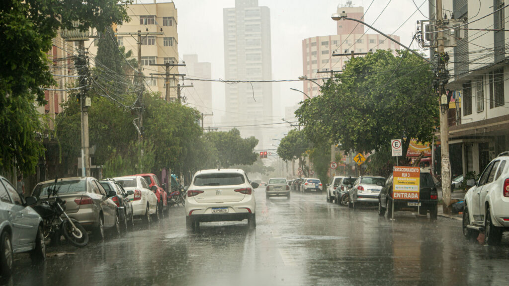 Imagem Ilustrando a Notícia: Goiânia e regiões do estado continuam com chuvas intensas