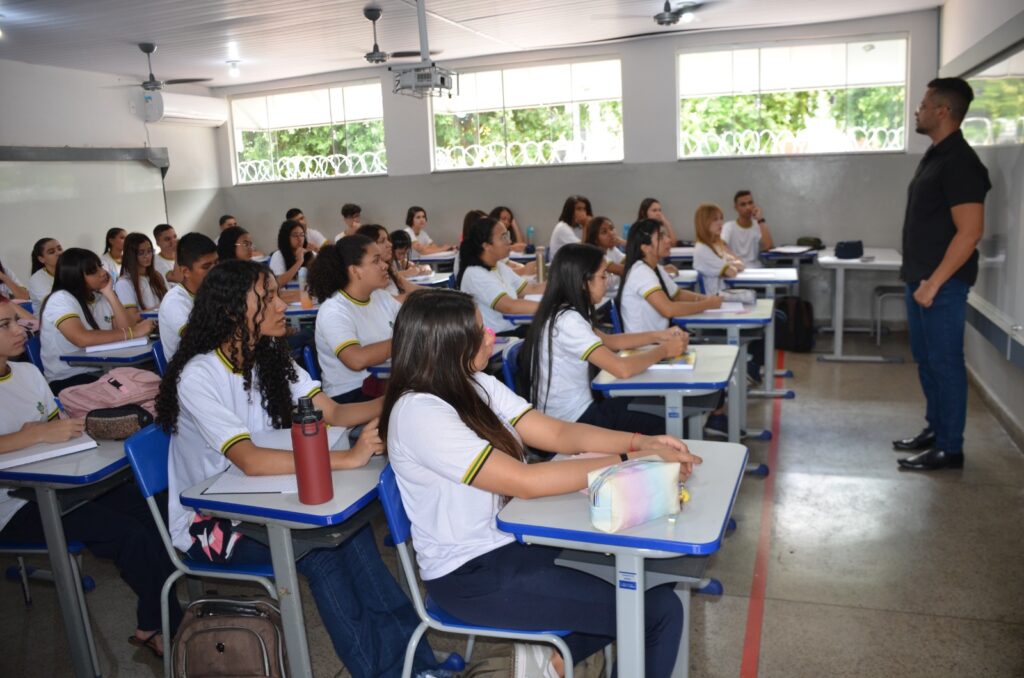 Imagem Ilustrando a Notícia: Estudantes recuperam consequências da pandemia no ensino em Goiás