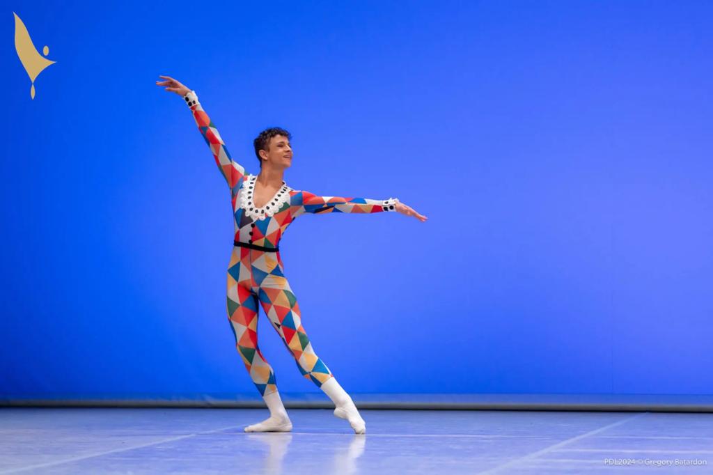Imagem Ilustrando a Notícia: Bailarino goiano conquista 1º lugar no ‘Oscar’ do balé mundial