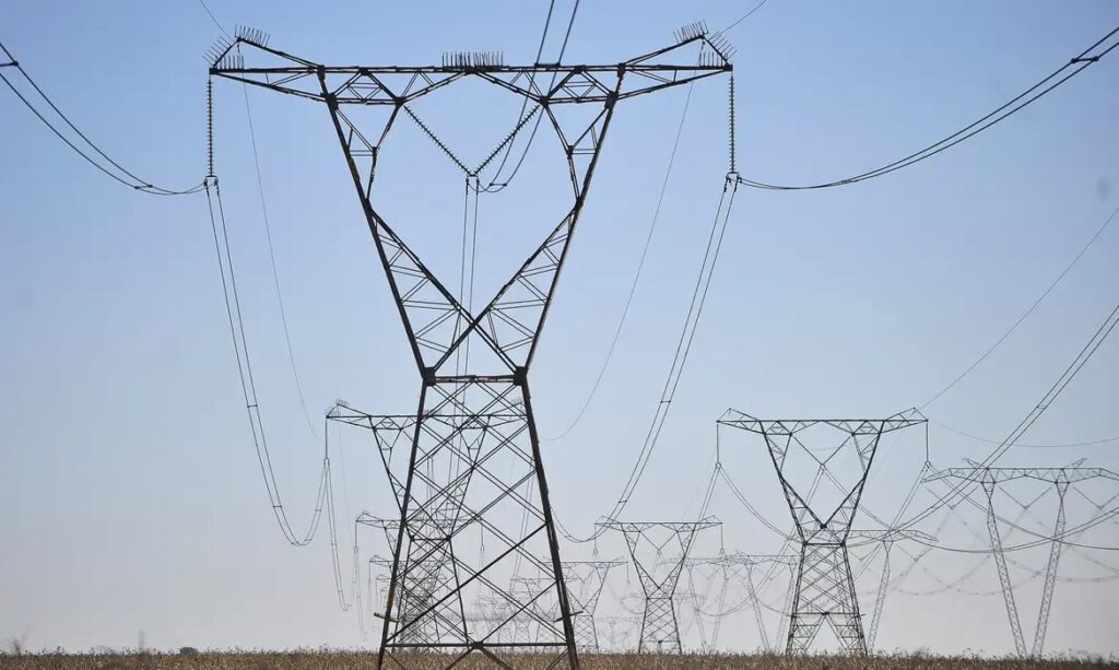 Imagem Ilustrando a Notícia: Brasil consumiu 3,7% mais energia elétrica em 2023, diz CCEE