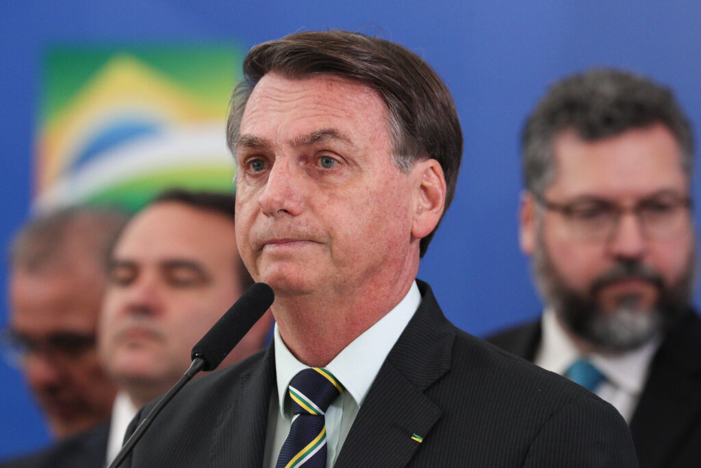 Imagem Ilustrando a Notícia: Bolsonaro deve depor sobre caso de importunação à baleia-jubarte nesta terça-feira  