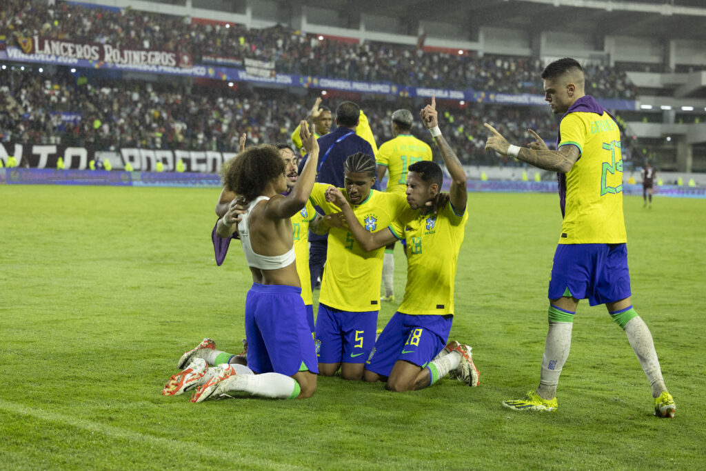 Imagem Ilustrando a Notícia: Seleção brasileira não tem boa atuação, mas conquista vitória importantíssima 