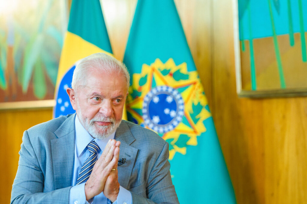 Imagem Ilustrando a Notícia: Câmara oculta lista de parlamentares que assinaram pedido de impeachment de Lula