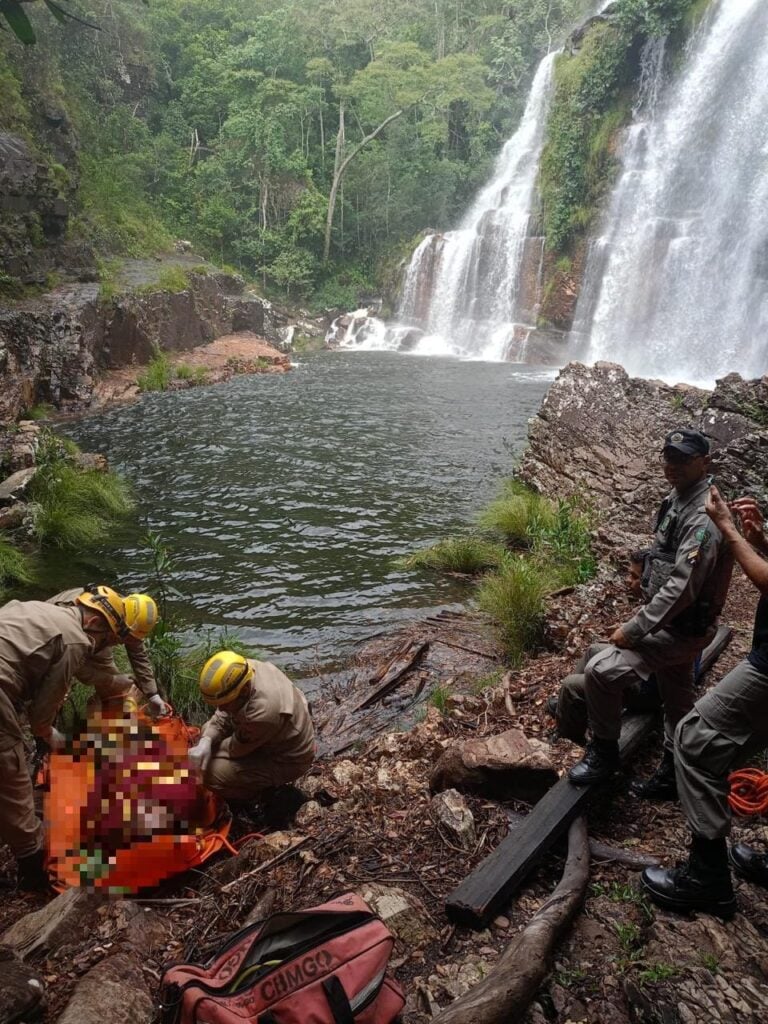 Imagem Ilustrando a Notícia: Jovem morre ao escorregar em cachoeira na Chapada dos Veadeiros