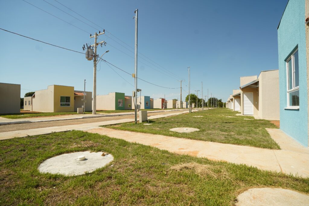 Imagem Ilustrando a Notícia: Governo de Goiás abre novo ciclo para construção de 10 mil Casas a Custo Zero