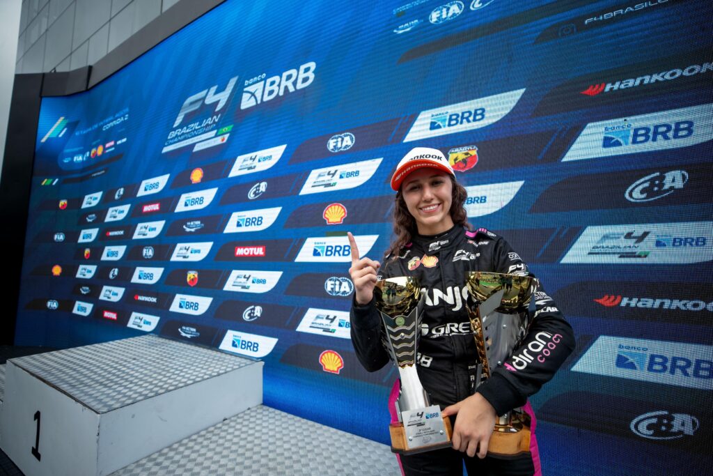 Imagem Ilustrando a Notícia: TMG Racing confirma Rafaela Ferreira para a temporada 2024 da Fórmula 4 Brasil