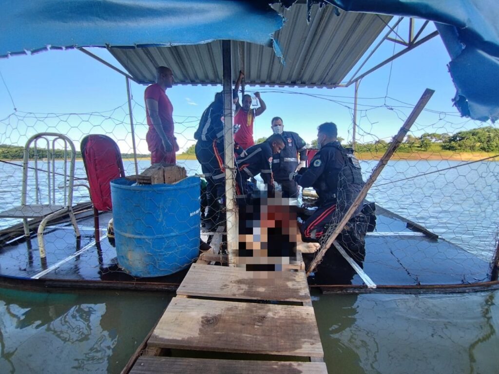 Imagem Ilustrando a Notícia: Idoso morre afogado após ir atrás de vara de pesca no Lago Corumbá, em Caldas Novas