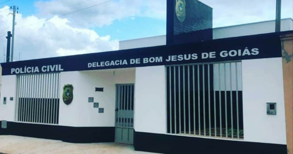 Imagem Ilustrando a Notícia: Suspeito de importunação sexual em Bom Jesus de Goiás é preso após seguir vítima