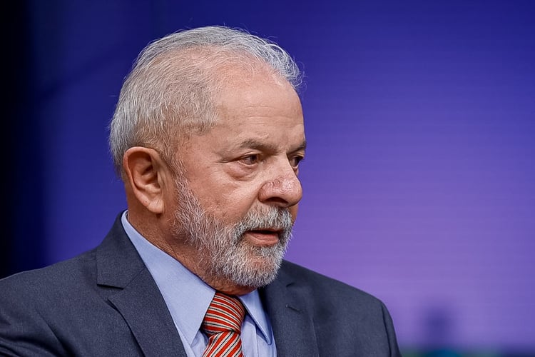 Imagem Ilustrando a Notícia: Pesquisa mostra aprovação de Lula em 51% contra 45% de reprovação
