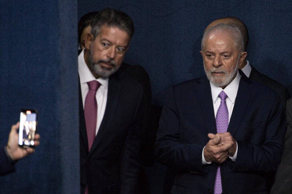 Imagem Ilustrando a Notícia: Lula se reúne com Lira para tratar da relação entre poderes