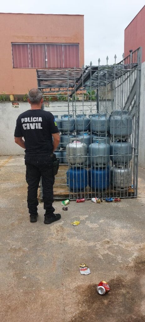Imagem Ilustrando a Notícia: Polícia Civil apreende dezenas de botijões de gás comercializados ilegalmente em Goiânia