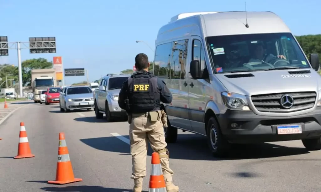 Imagem Ilustrando a Notícia: PRF registra 85 mortes nas estradas federais durante o carnaval