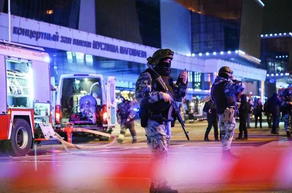 Imagem Ilustrando a Notícia: Número de mortos em atentado terrorista em Moscou sobe para 40; suspeito é preso