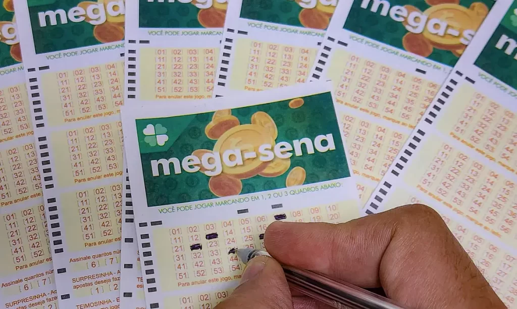 Imagem Ilustrando a Notícia: Mega-Sena sorteia nesta quinta-feira prêmio acumulado em R$ 50 milhões