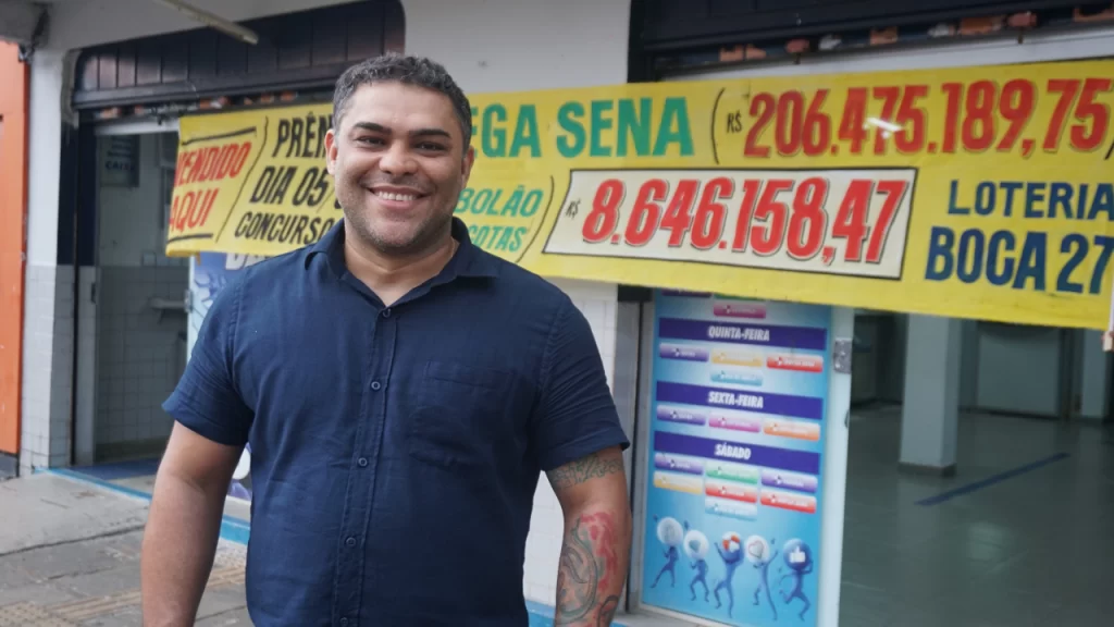 Imagem Ilustrando a Notícia: “Vencedor tremia”, diz dono de lotérica que entrega R$ 206,4 milhões da Mega-Sena em Goiânia