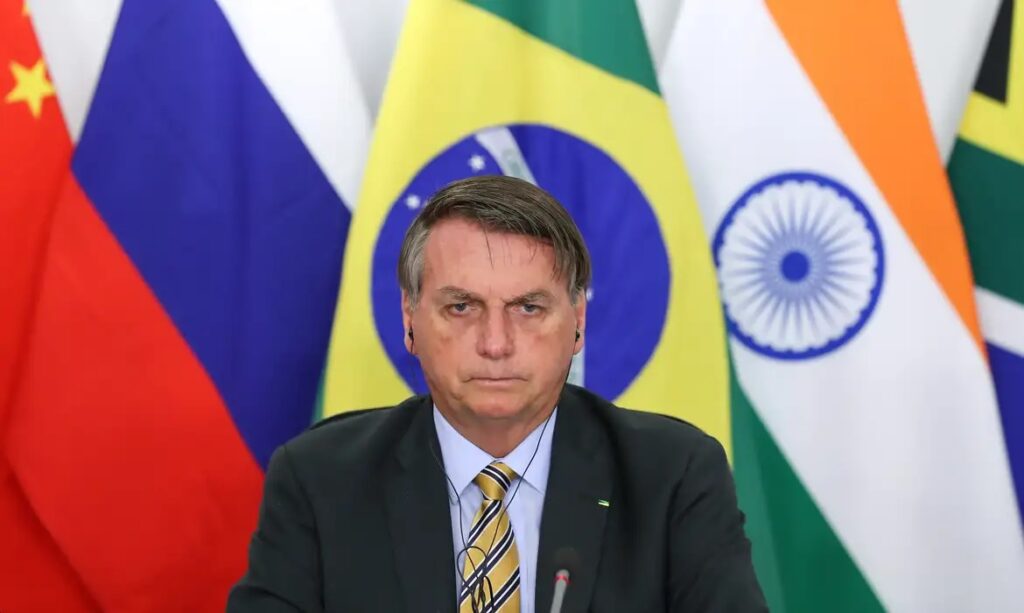 Imagem Ilustrando a Notícia: STF só mandará prender Bolsonaro com caso transitado em julgado