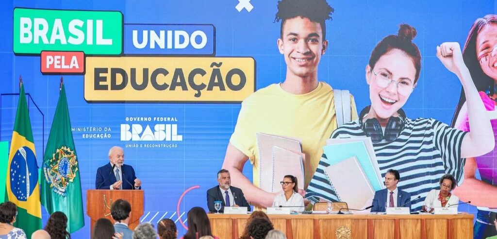 Imagem Ilustrando a Notícia: Brasil tem eterna dívida com a educação, diz Lula