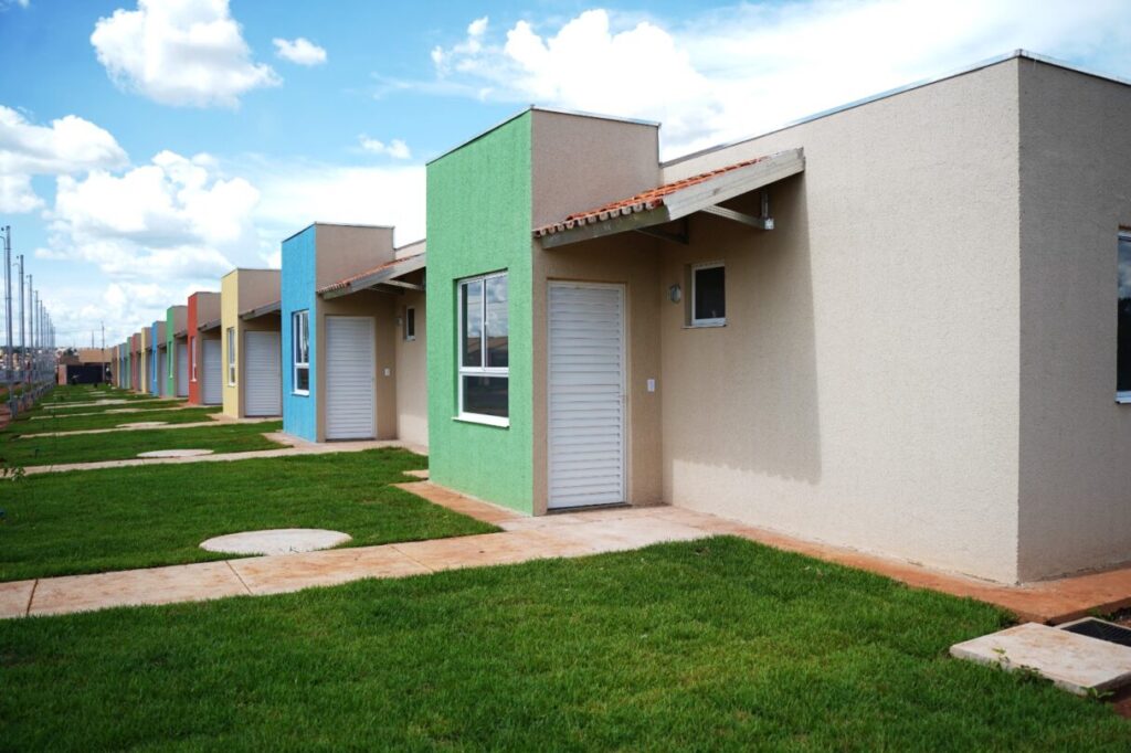 Imagem Ilustrando a Notícia: Agehab abre inscrições para mais de 800 casas a custo zero
