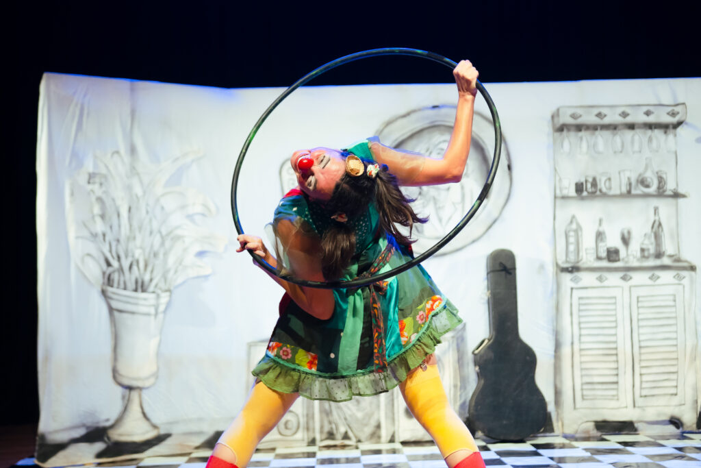 Imagem Ilustrando a Notícia: Espetáculo circense movimenta Casarão Cultural na Cidade de Goiás