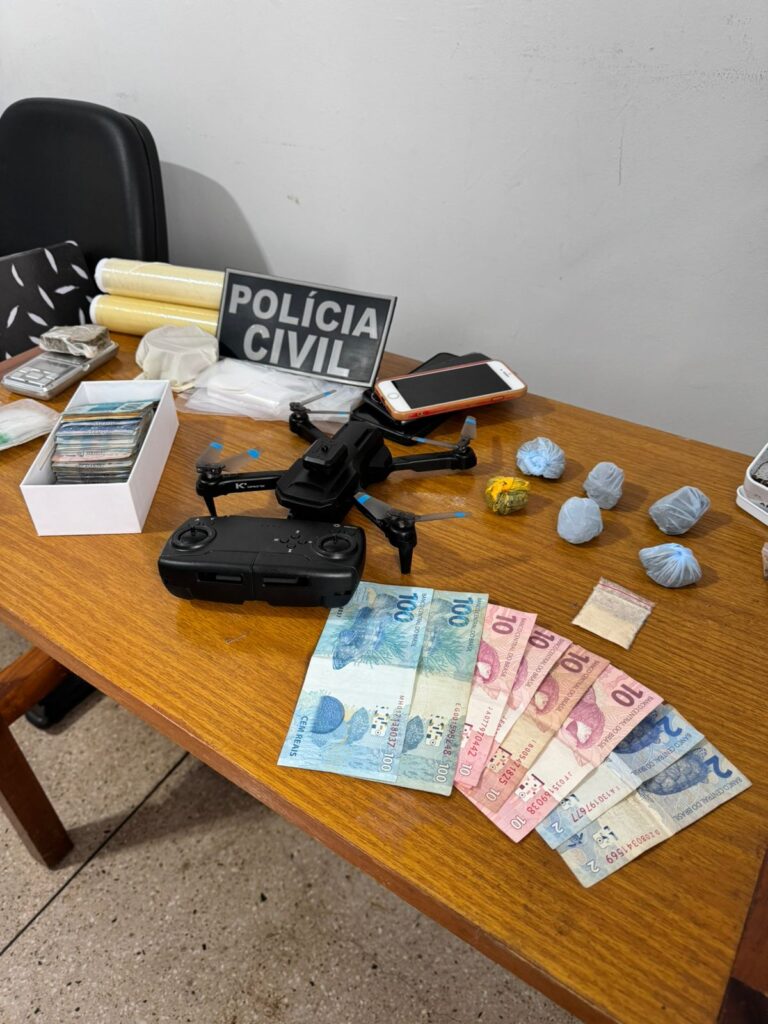 Imagem Ilustrando a Notícia: Polícia prende suspeitos e apreende drogas, armas e drone em operação contra o tráfico em São Luís de Montes Belos
