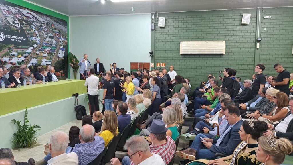 Imagem Ilustrando a Notícia: Força do agro brasileiro é destaque durante visita de Caiado a feira no Rio Grande do Sul