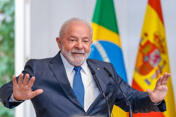 Imagem Ilustrando a Notícia: Líder da extrema-direita de Portugal proíbe Lula de entrar no país: ‘vai para uma cadeia’