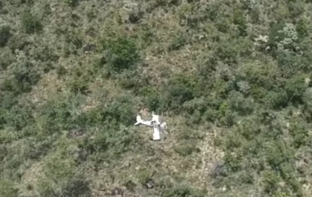 Imagem Ilustrando a Notícia: Queda de avião mata três pessoas em área rural na Bahia