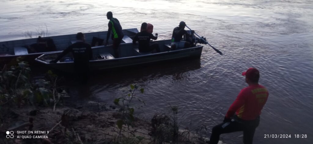 Imagem Ilustrando a Notícia: Pai e filha morrem afogados durante um passeio de canoa em Cavalcante, Goiás