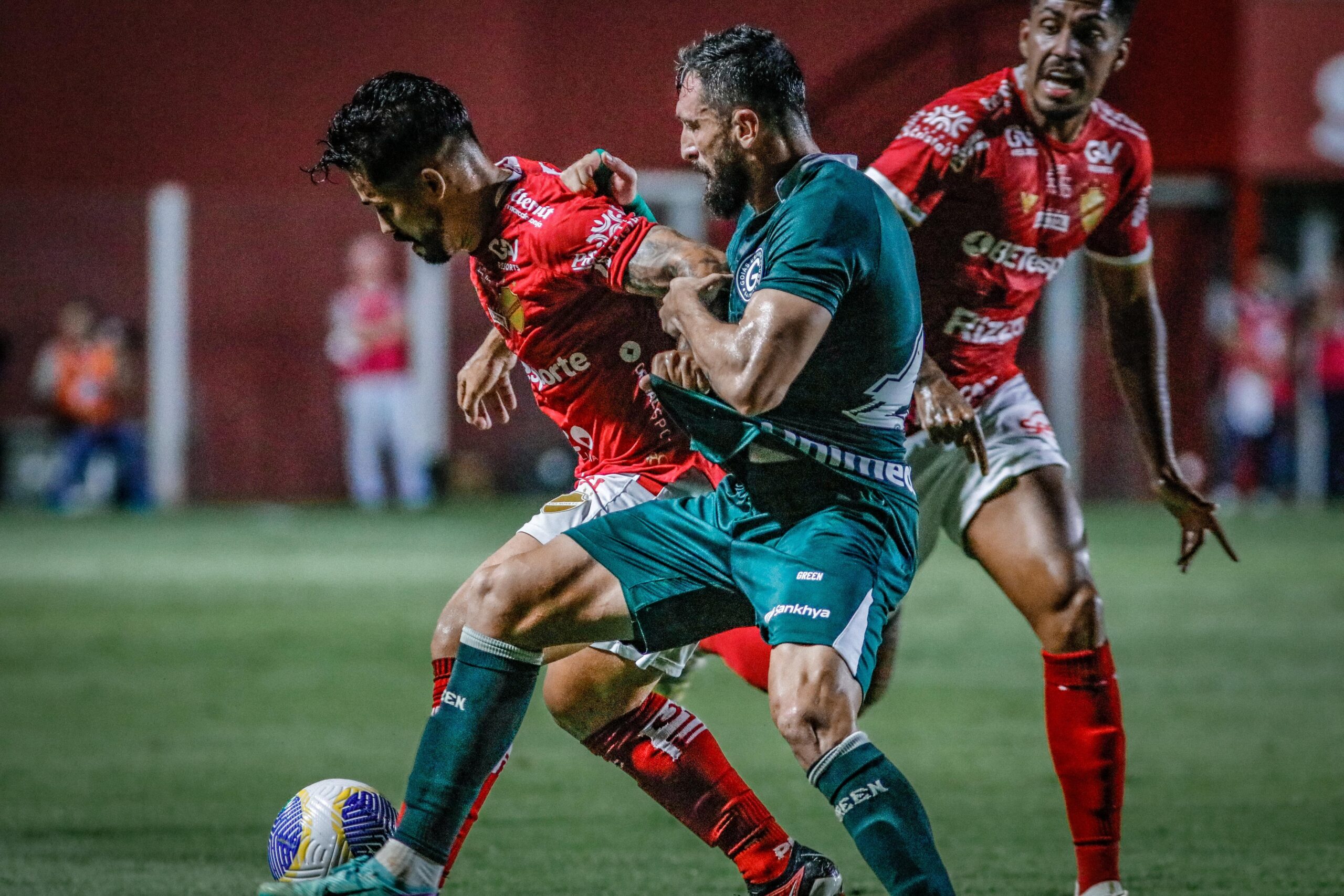 Imagem Ilustrando a Notícia: Goiás e Vila Nova se enfrentam pelo segundo jogo das quartas de final da Copa Verde