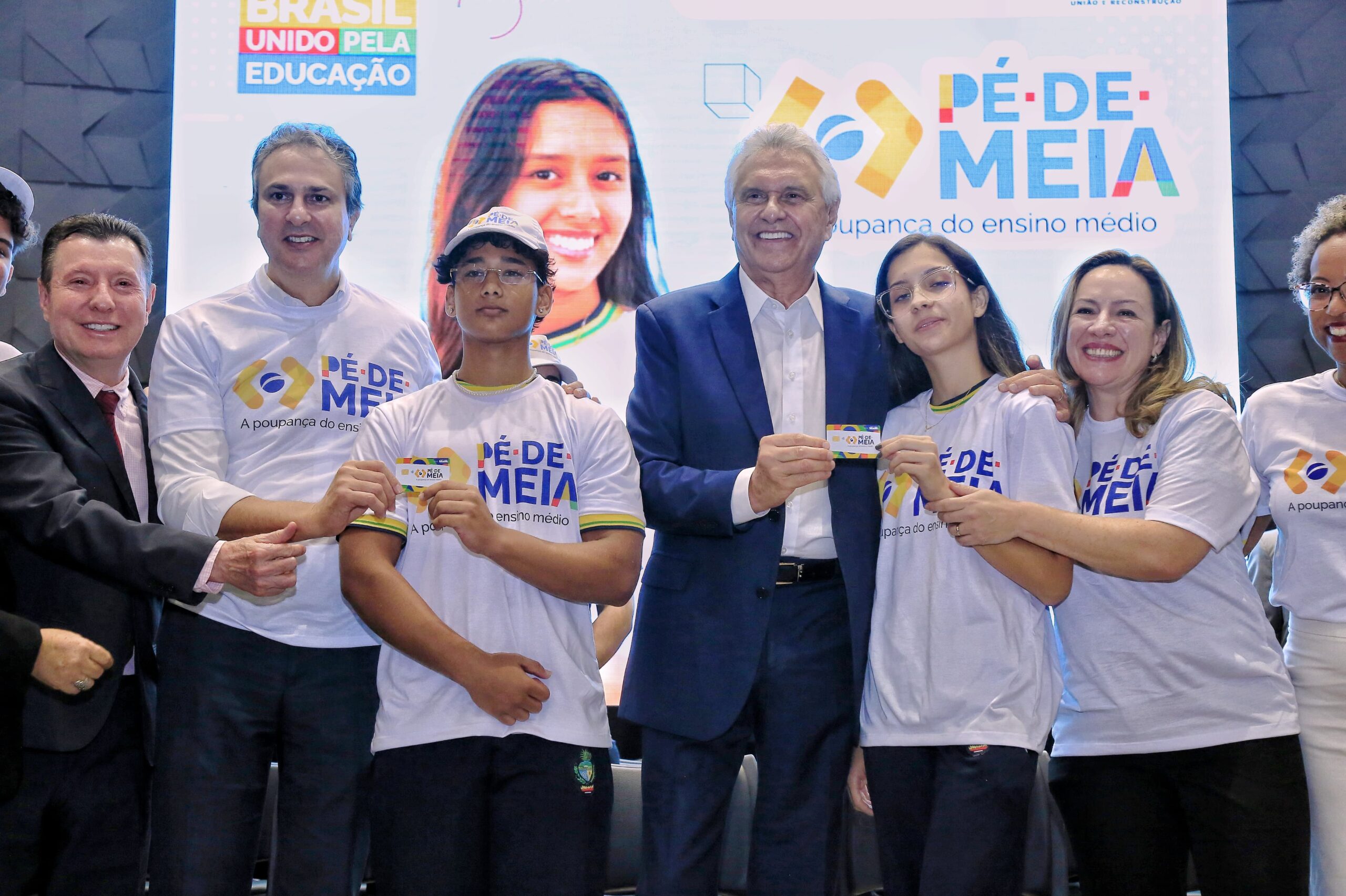 Imagem Ilustrando a Notícia: Com a participação de Camilo Santana, Caiado lança o programa Pé-de-Meia em Goiás