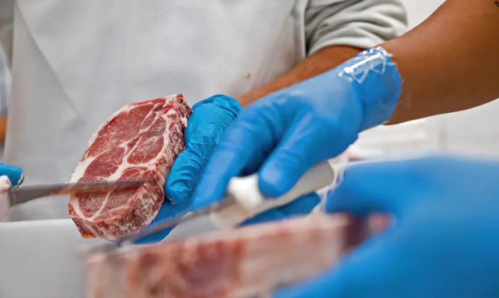 Imagem Ilustrando a Notícia: Mais 38 frigoríficos brasileiros já podem exportar carnes para a China