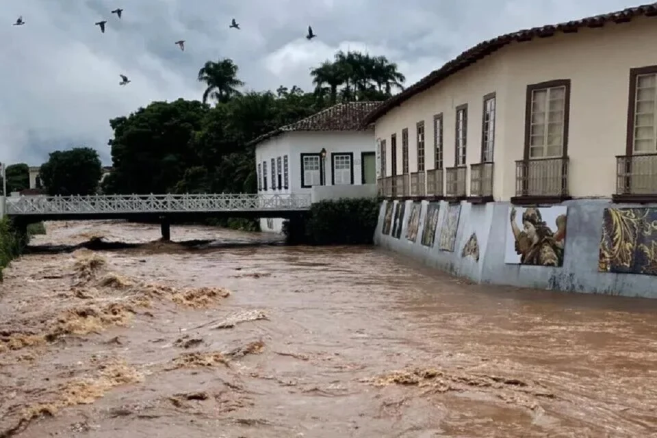 Imagem Ilustrando a Notícia: Rio Vermelho entra em estado de monitoramento com as novas chuvas