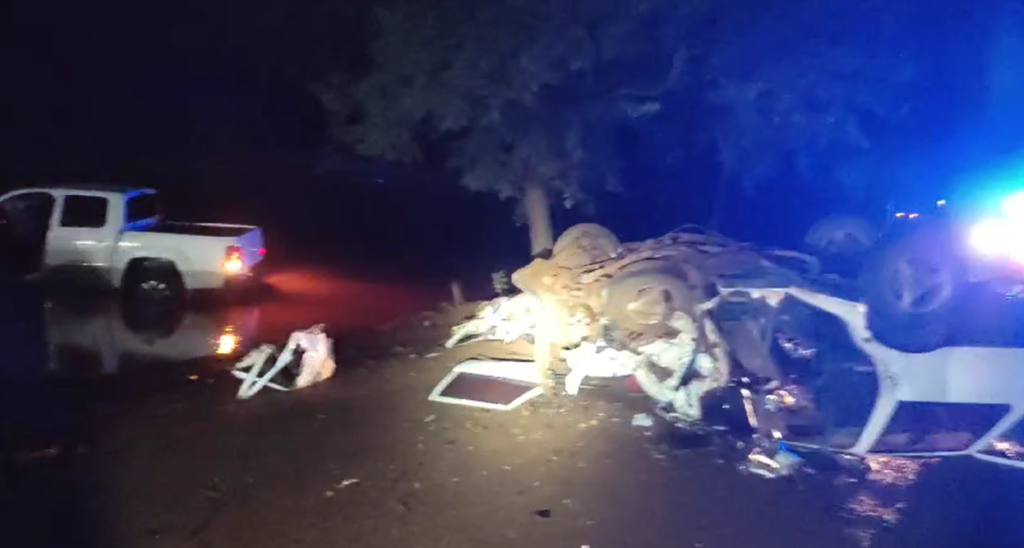 Imagem Ilustrando a Notícia: Cinco pessoas da mesma família morrem após carro bater com caminhonete em Goiatuba