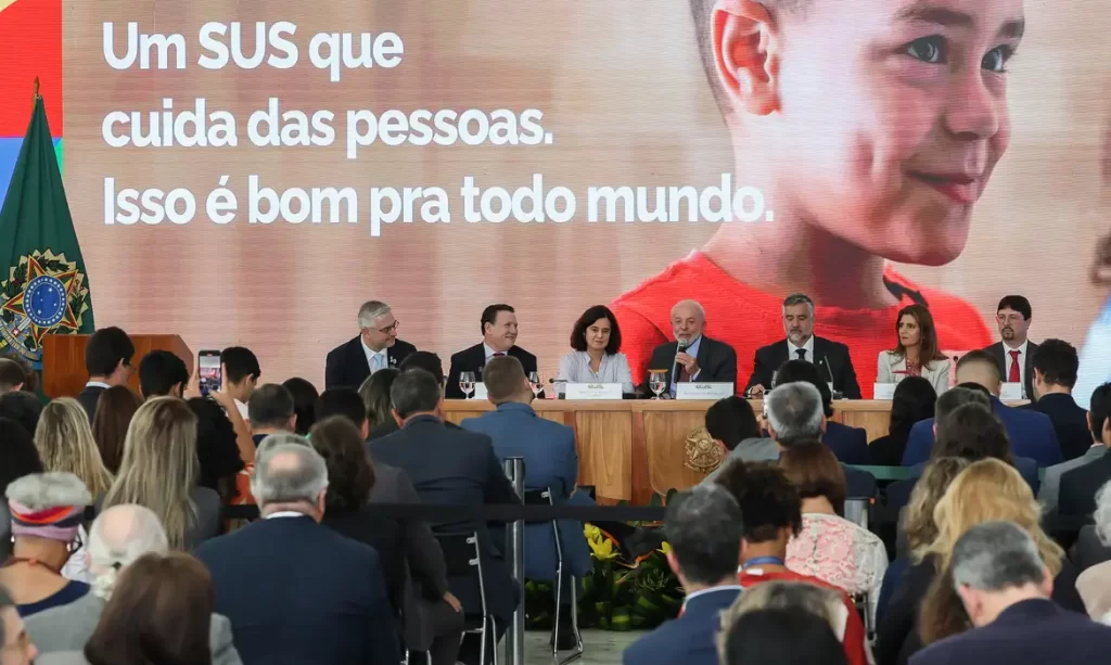 Imagem Ilustrando a Notícia: Saúde anuncia política para ampliar acesso a especialistas no SUS
