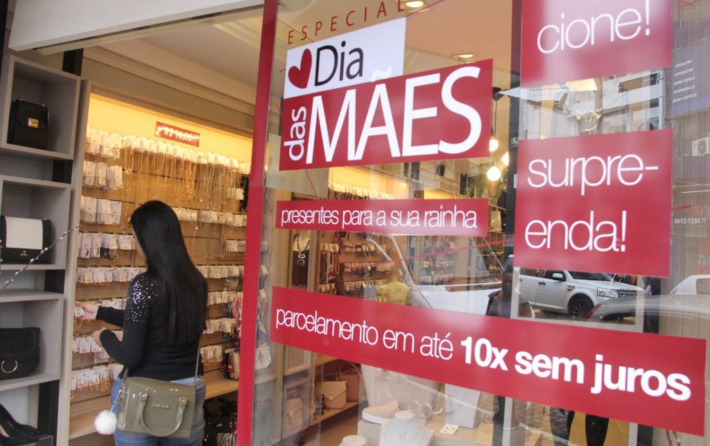 Imagem Ilustrando a Notícia: Comércio goiano prevê aumento de 5% nas vendas do Dia das Mães