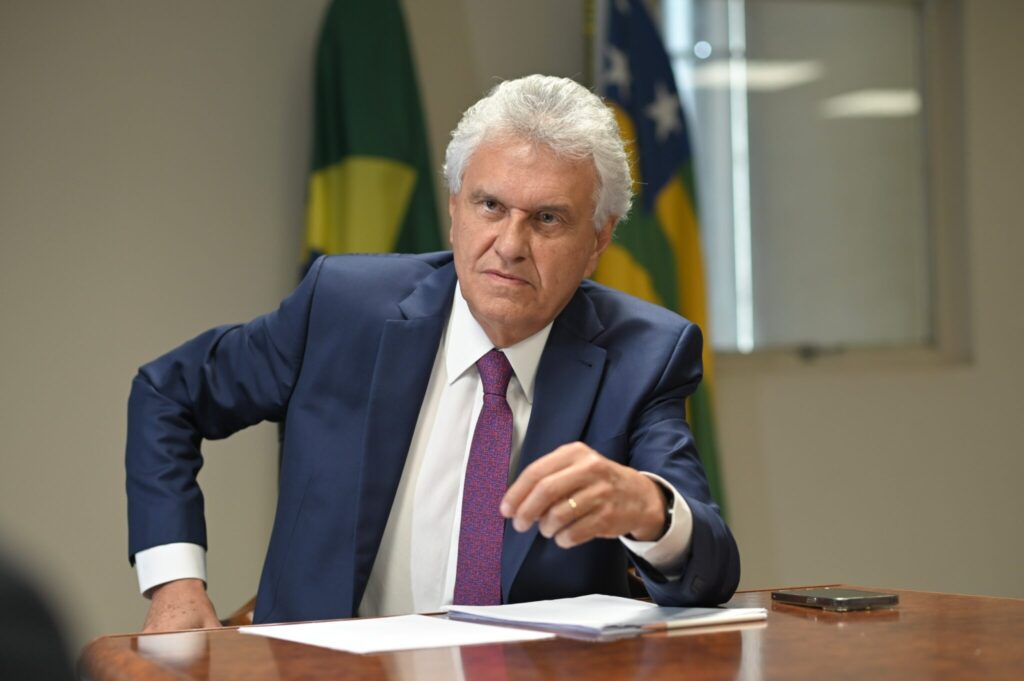 Imagem Ilustrando a Notícia: Caiado fortalece União Brasil e esvazia partidos aliados por 2026