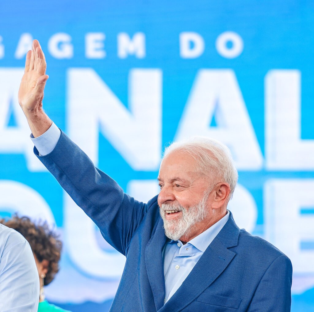 Imagem Ilustrando a Notícia: Em Arcoverde, Lula acena a evangélicos com discurso religioso