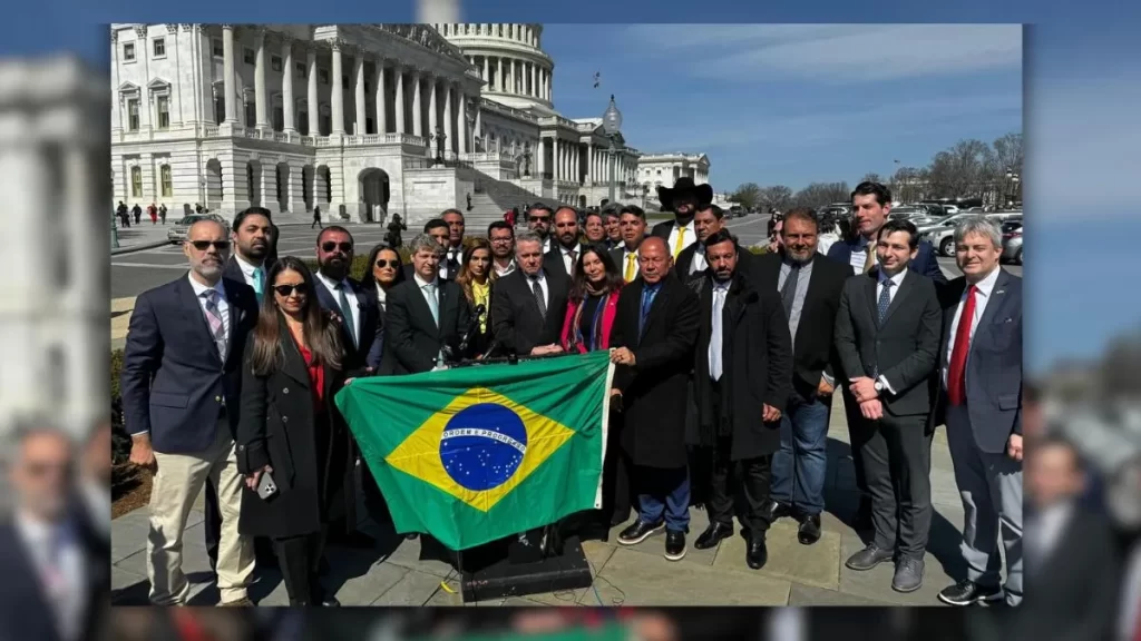 Imagem Ilustrando a Notícia: Como Eduardo Bolsonaro e comitiva articulam com parlamentares dos EUA punições ao Brasil