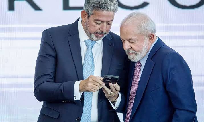 Imagem Ilustrando a Notícia: Lula confirma diálogo com Lira e projeta aprovação de projetos governamentais