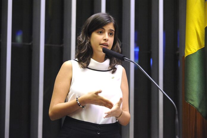 Imagem Ilustrando a Notícia: Tabata Amaral perde marqueteiro em pré-campanha para prefeitura de São Paulo
