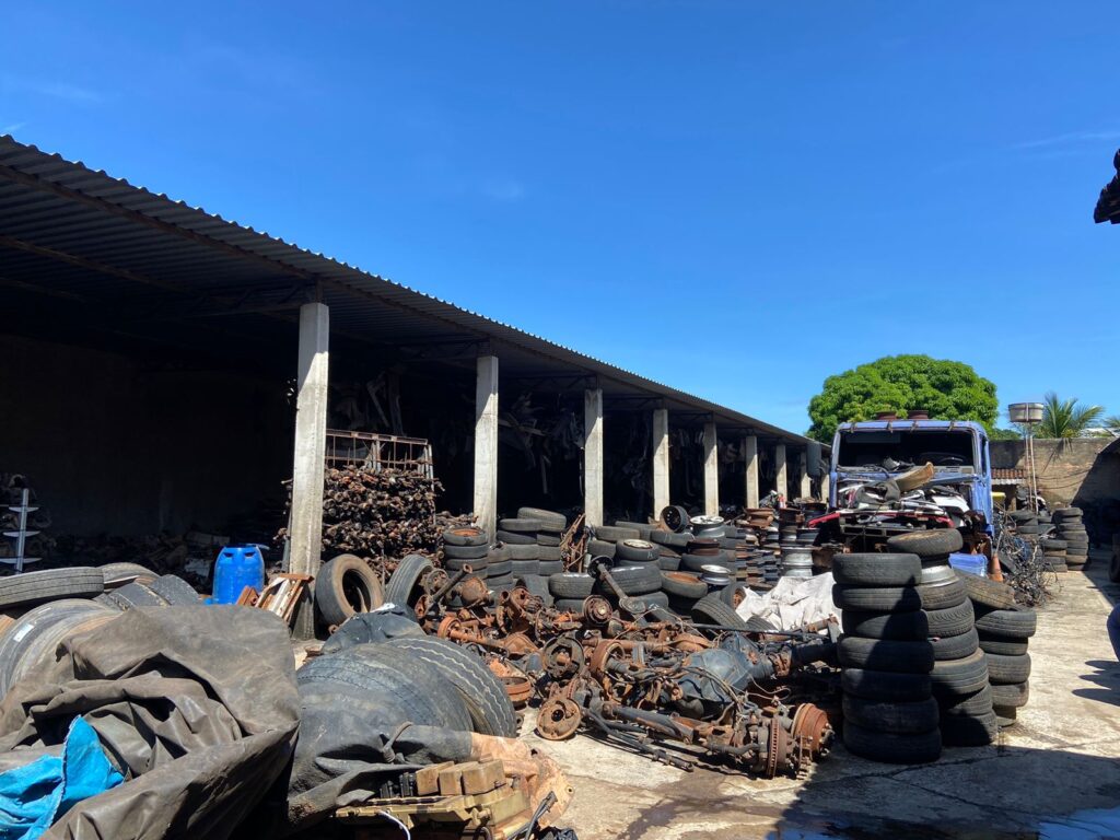 Imagem Ilustrando a Notícia: Polícia Civil desmantela esquema de roubo e revenda de peças de veículos em Goiás