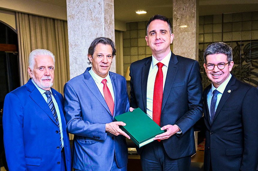 Imagem Ilustrando a Notícia: Pacheco promete regulamentação da reforma tributária ainda neste ano