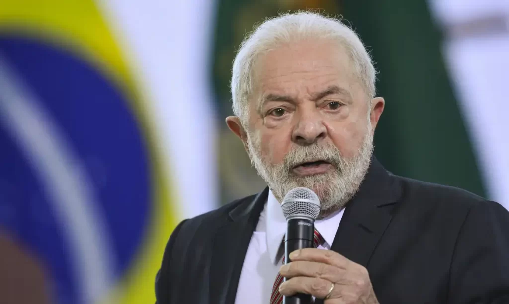 Imagem Ilustrando a Notícia: Em fala, Lula critica, sem mencionar Musk, ‘empresário americano’ que ameaçou STF 