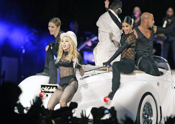 Imagem Ilustrando a Notícia: O inacreditável cachê da Madonna para cantar no Rio é revelado; é possível comprar 17 porsches