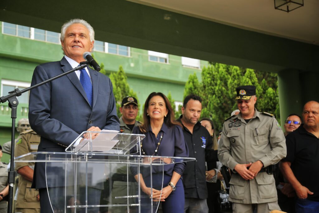 Imagem Ilustrando a Notícia: “Goiás nunca se omitiu”, diz Caiado durante recepção de policiais que atuaram no RS