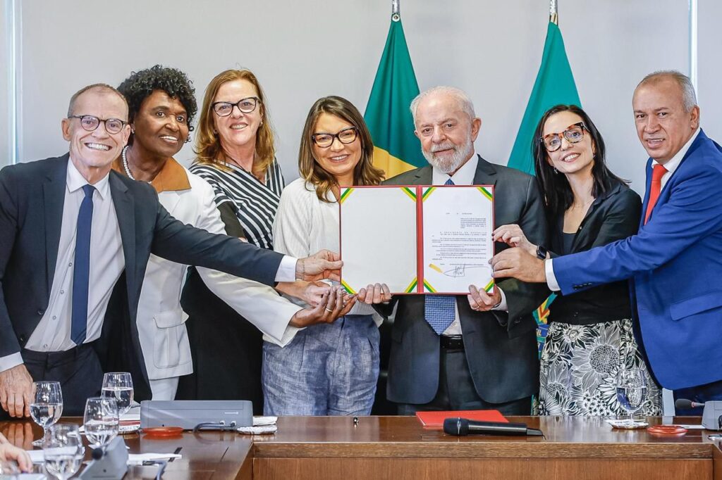 Imagem Ilustrando a Notícia: Lula sanciona lei que garante sigilo de vítima de violência doméstica